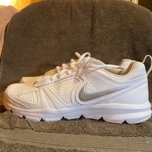 NIKE, T-Lite XI cross-trainers, white, size 8.5